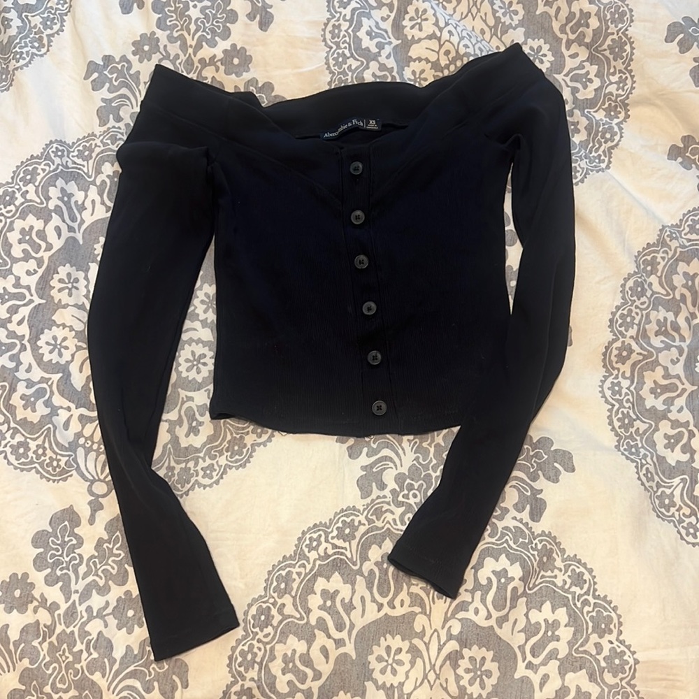 Abercrombie black off the shoulder long sleeve shirt